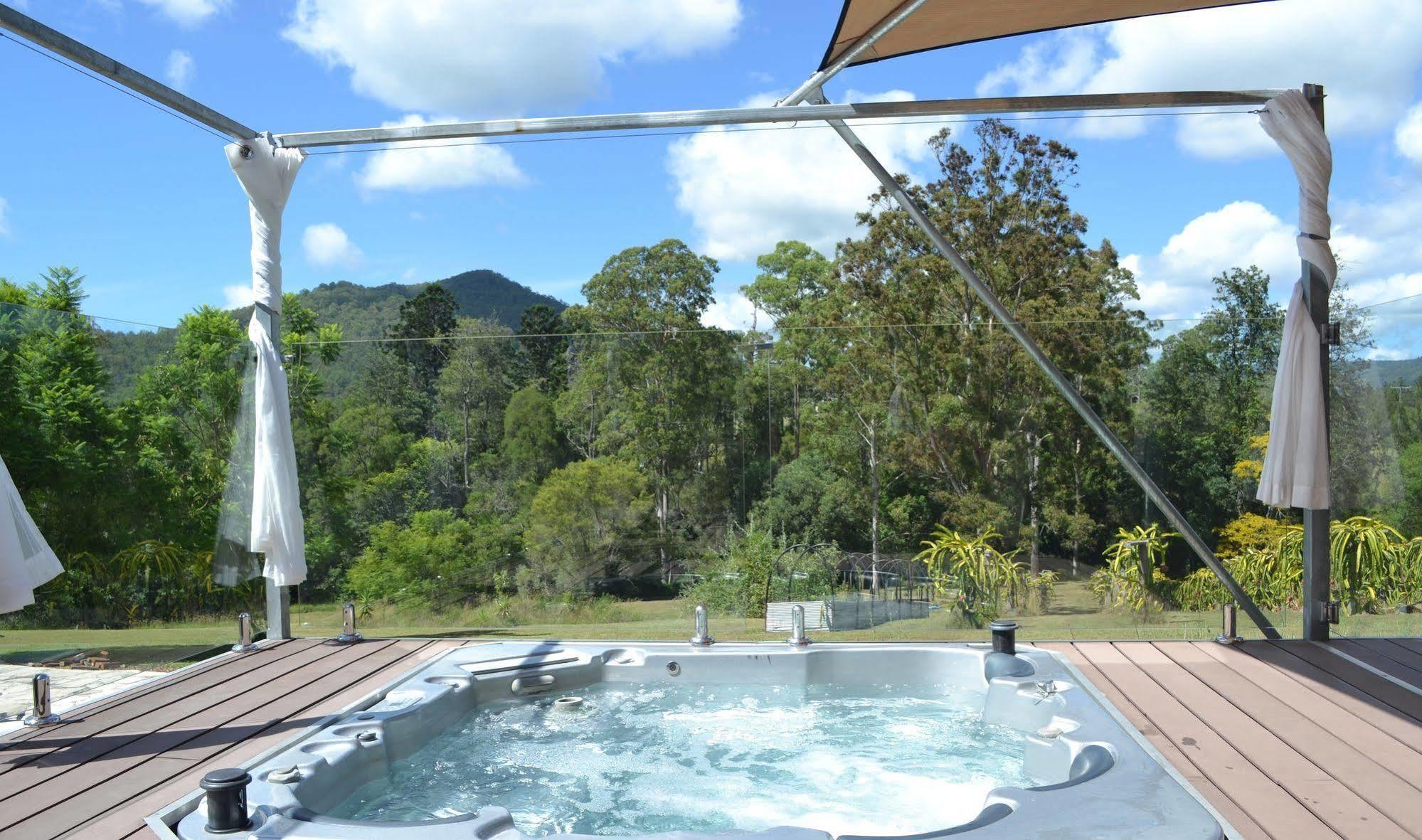 Отель Tuckers Retreat Canungra Экстерьер фото