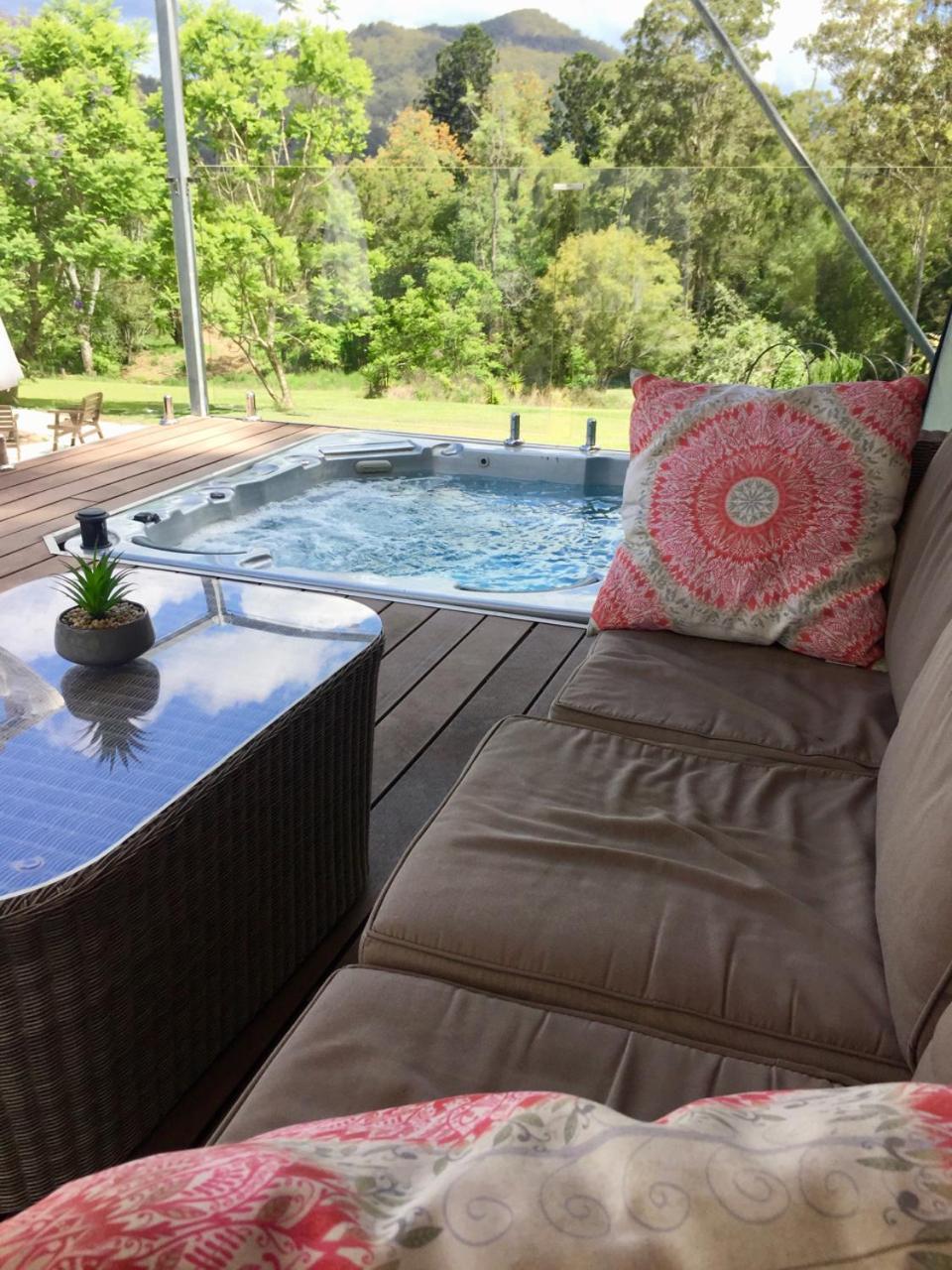 Отель Tuckers Retreat Canungra Экстерьер фото